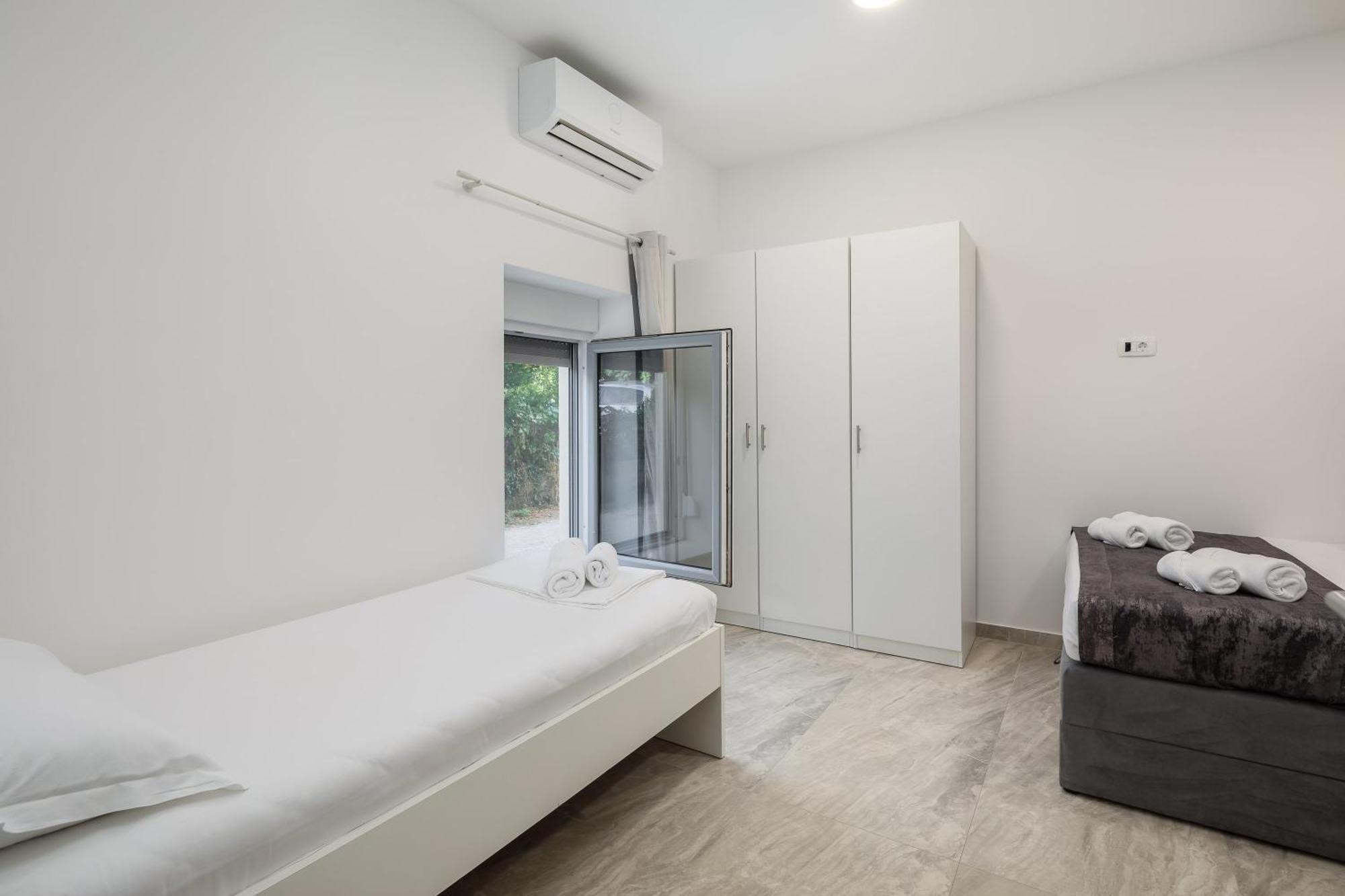 Beachfront Apartments Providenca With Free Parking ماكارسكا الغرفة الصورة